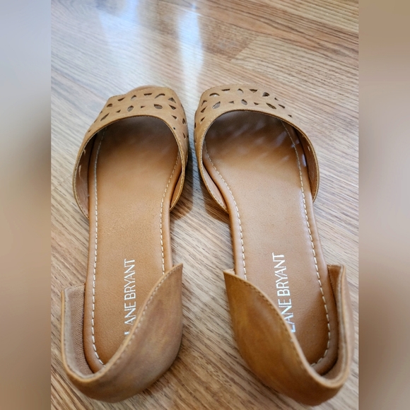 Lane Bryant Tan Peep Toe Cutout Flats, Size 9W - Picture 3 of 3
